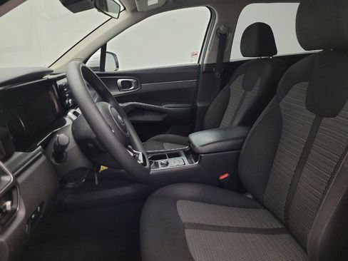 Used 2021 Kia Sorento LX FWD image 17
