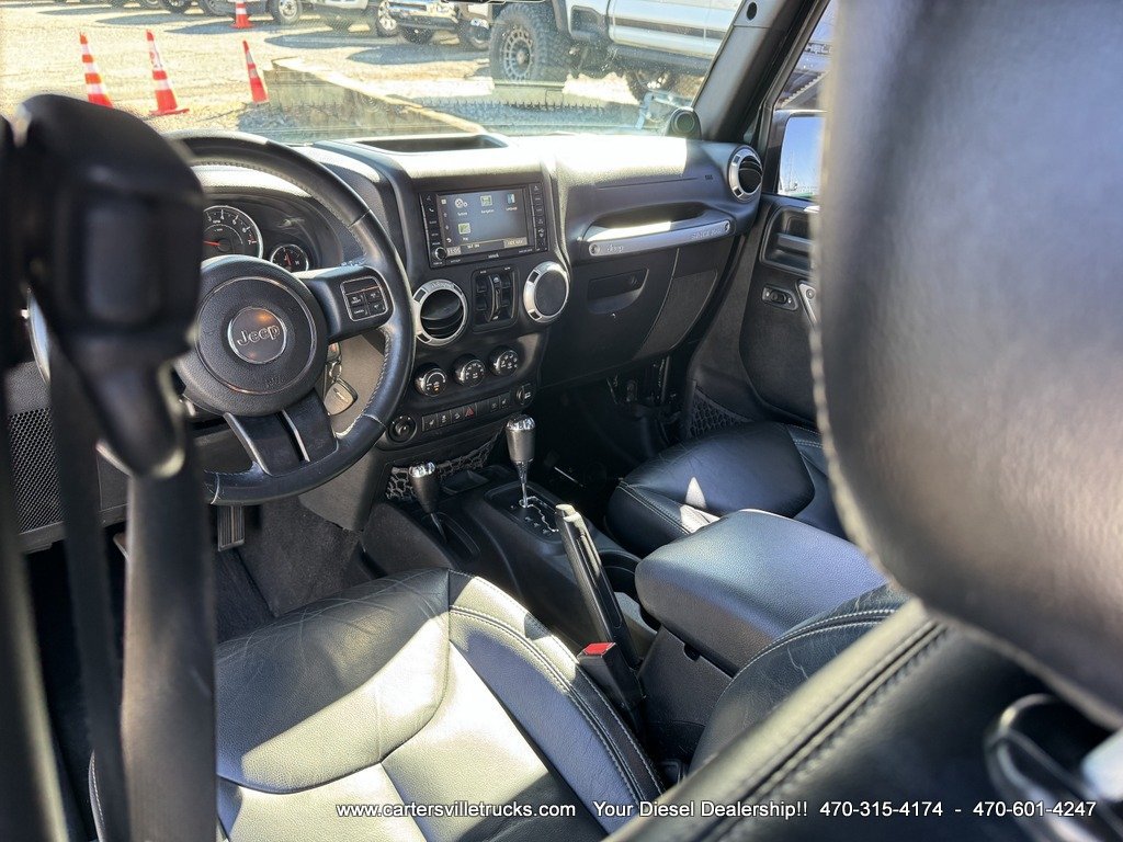 Used 2014 Jeep Wrangler Unlimited Sahara w/ Connectivity Group AWD/4WD image 26