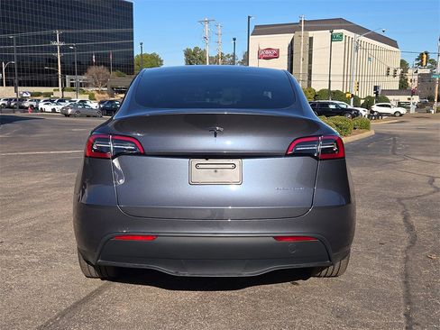 Used 2023 Tesla Model Y Long Range image 4