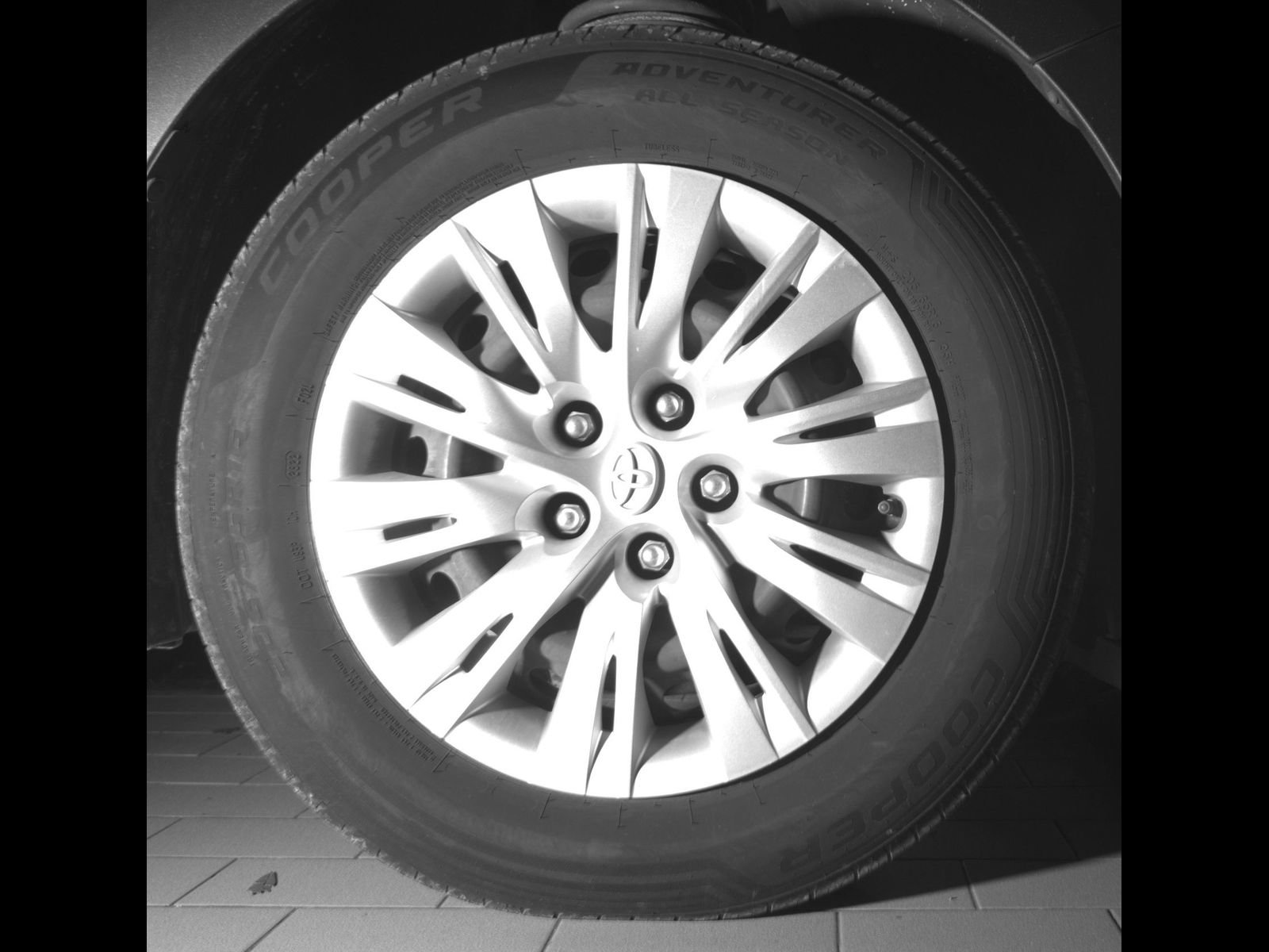 Used 2014 Toyota Camry LE FWD image 24