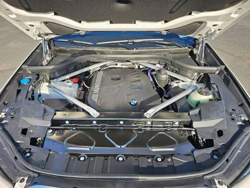 New 2026 BMW X5 xDrive40i w/ M Sport Package image 9