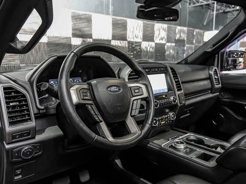 Used 2021 Ford Expedition Max XLT RWD image 3