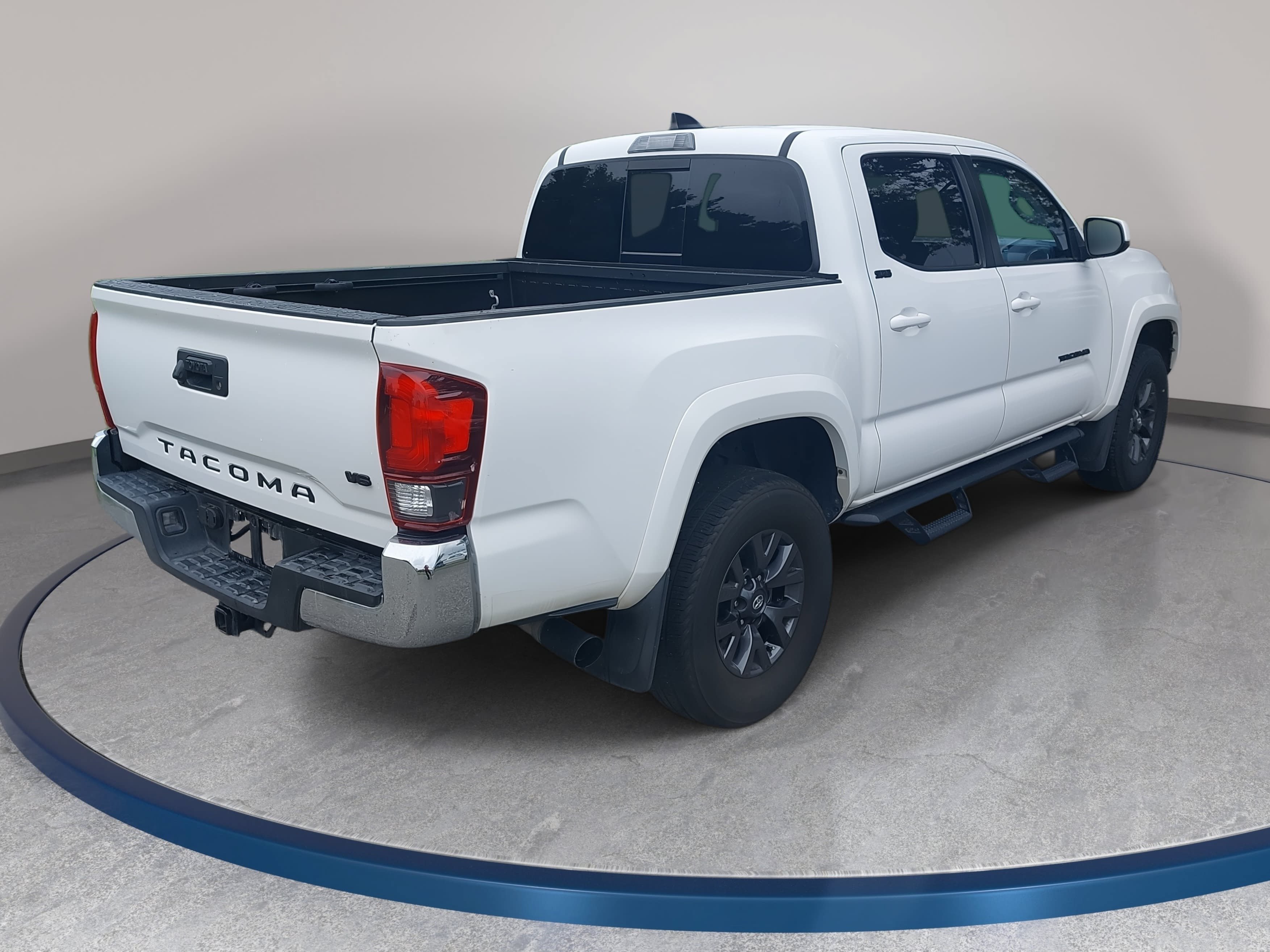 Used 2023 Toyota Tacoma SR5 RWD image 5