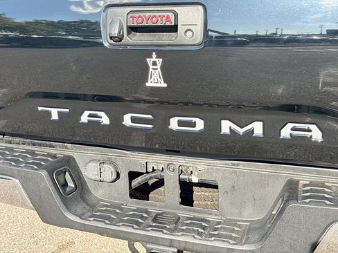 Used 2022 Toyota Tacoma SR5 image 11