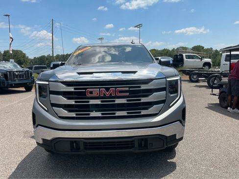 Used 2025 GMC Sierra 1500 SLE w/ X31 Off-Road Package AWD/4WD image 2
