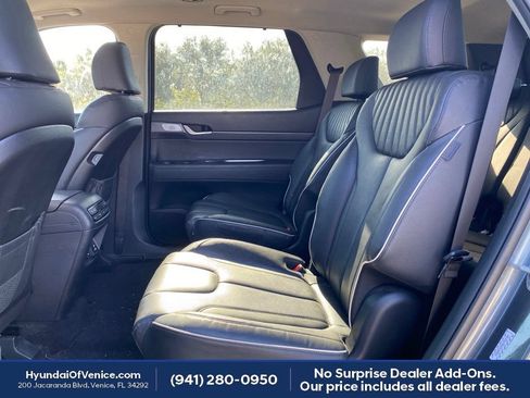 Used 2024 Hyundai Palisade Limited FWD image 19