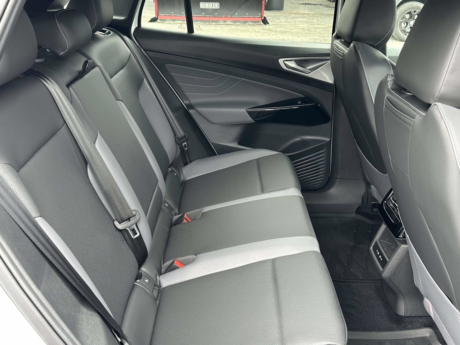 Certified 2024 Volkswagen ID.4 Pro S AWD/4WD image 15