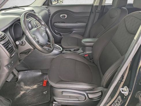 Used 2017 Kia Soul FWD image 14