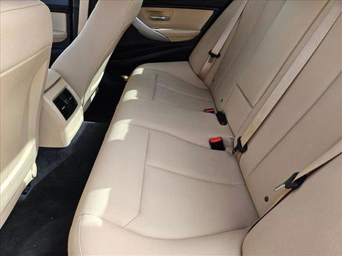 Used 2018 BMW 320i Sedan image 16