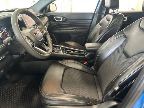 Used 2023 Jeep Compass Latitude w/ Sun and Sound Group AWD/4WD image 26