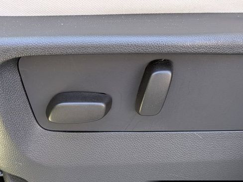 Used 2023 Buick Envision Avenir image 24