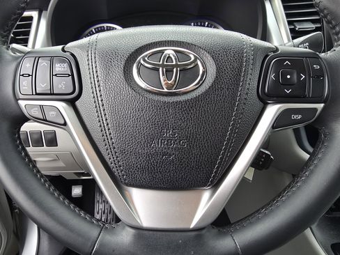 Used 2016 Toyota Highlander Plus image 18