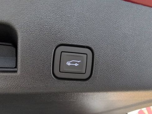 New 2026 Chevrolet Traverse LT w/ Driver Confidence Package AWD/4WD image 37