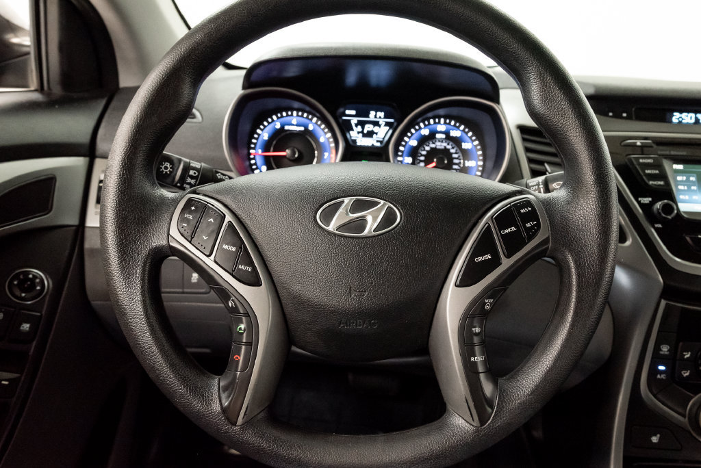 Used 2014 Hyundai Elantra SE w/ Option Group 02 FWD image 13
