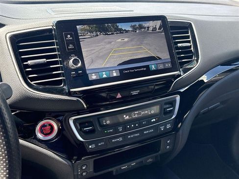 Certified 2025 Honda Ridgeline Black Edition image 35
