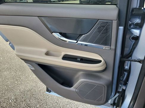 Certified 2022 Lincoln Corsair FWD w/ Premium Package image 14