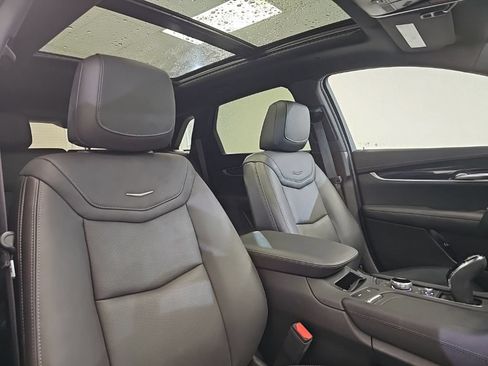 Certified 2023 Cadillac XT5 Premium Luxury w/ Technology Package AWD/4WD image 18