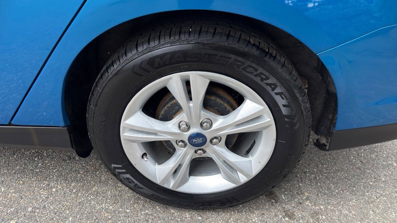Used 2013 Ford Focus SE w/ SE Winter Pkg FWD image 45