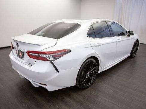 Used 2021 Toyota Camry XSE image 10