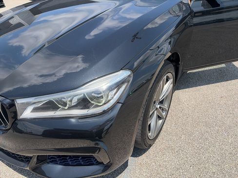 Used 2017 BMW 750i xDrive AWD/4WD image 19