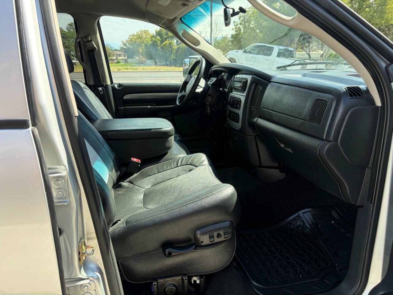 Used 2005 Dodge Ram 2500 Truck SLT AWD/4WD image 7