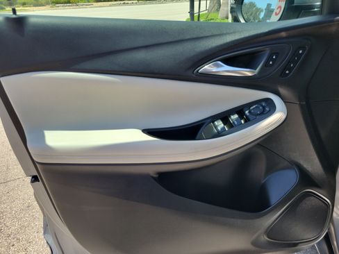 Used 2024 Buick Encore GX Avenir FWD image 23