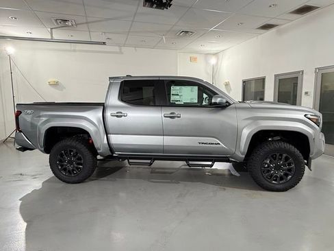 New 2025 Toyota Tacoma TRD Sport image 3