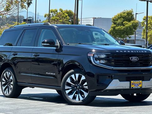 New 2026 Ford Expedition Platinum w/ Driver's Package AWD/4WD image 2