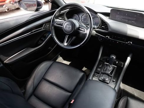 Used 2020 MAZDA MAZDA3 Hatchback w/ Preferred Package FWD image 23