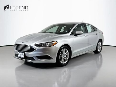 Used 2018 Ford Fusion SE FWD image 1