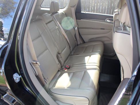 Used 2017 Jeep Grand Cherokee Overland image 38