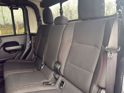 Used 2020 Jeep Gladiator Rubicon image 9