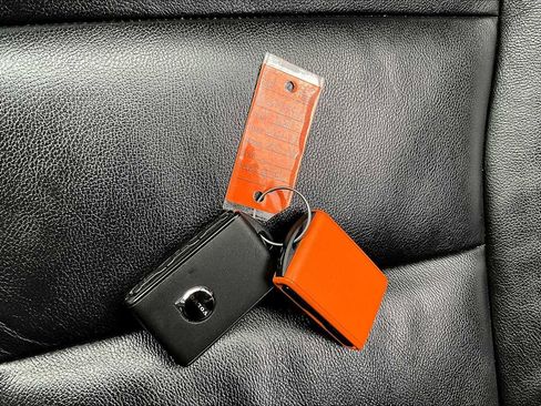 Used 2022 Volvo XC40 T5 Momentum image 14