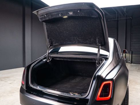 Used 2024 Rolls-Royce Phantom Sedan RWD image 68