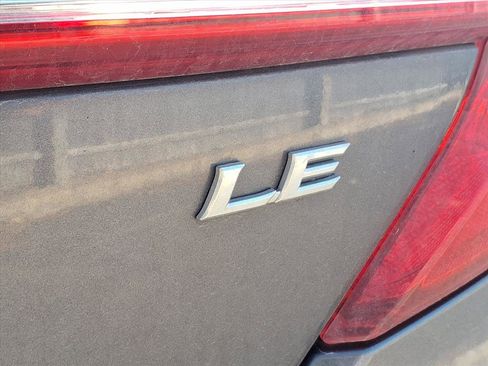 Used 2012 Toyota Camry LE image 30