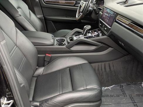 Used 2020 Porsche Cayenne S image 22