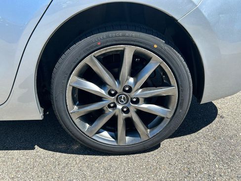Used 2018 MAZDA MAZDA3 Touring FWD image 27