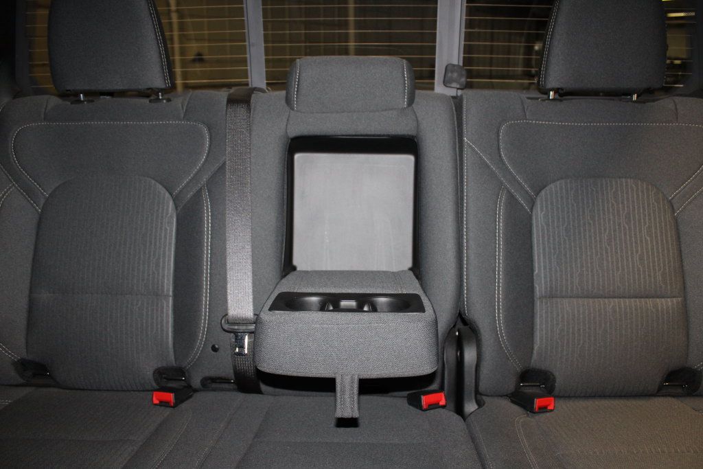 Used 2022 RAM 1500 Big Horn AWD/4WD image 32