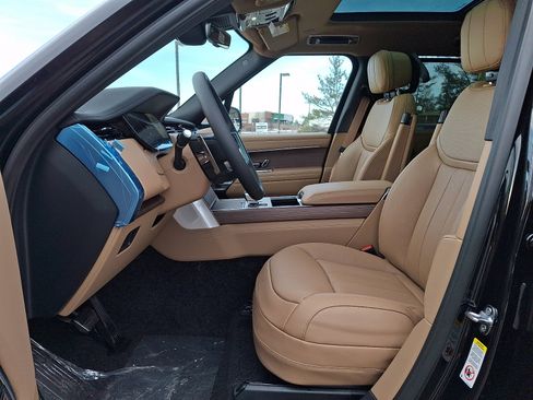 New 2026 Land Rover Range Rover Long Wheelbase SE image 10