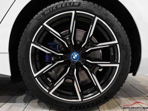 Used 2022 BMW i4 eDrive40 w/ M Sport Package image 94