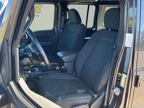 Used 2021 Jeep Wrangler Unlimited Sahara w/ Uconnect 4C Nav & Sound Group AWD/4WD image 26