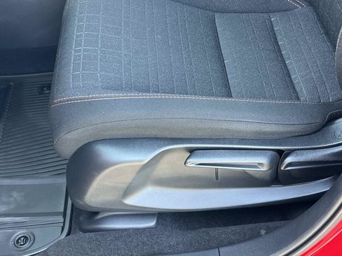 Certified 2025 Honda HR-V Sport image 17