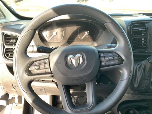 Used 2025 RAM ProMaster 2500 w/ Convenience Group image 21