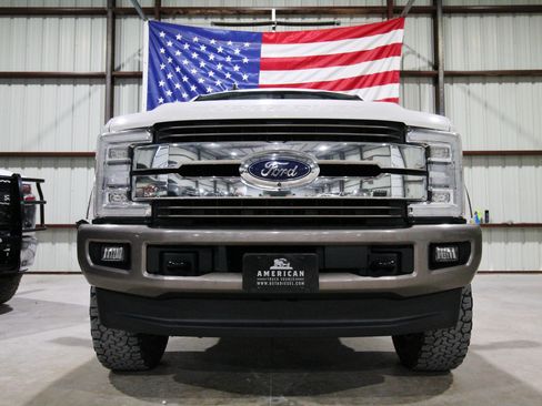 Used 2019 Ford F250 King Ranch w/ King Ranch Ultimate Package AWD/4WD image 2