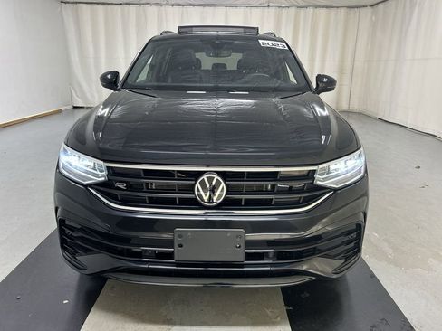 Certified 2023 Volkswagen Tiguan SE R-Line image 3
