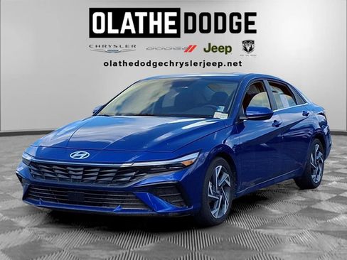 Used 2025 Hyundai Elantra SEL FWD image 1