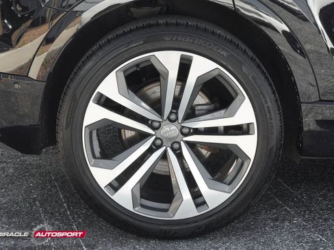 Used 2019 Audi Q8 Prestige image 11