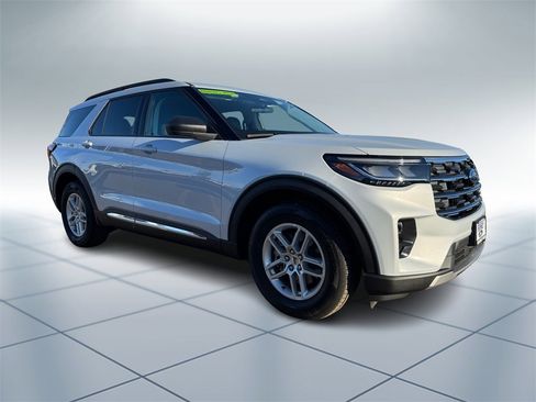 New 2025 Ford Explorer Active w/ Active Comfort Package image 2