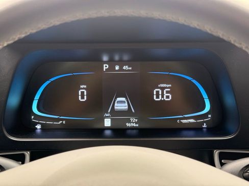 Used 2025 Hyundai Elantra Sport image 12