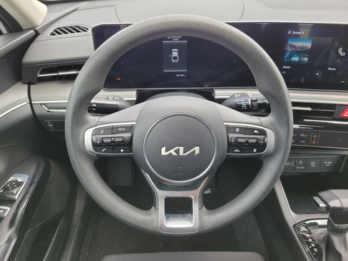 Used 2025 Kia K5 LXS image 17